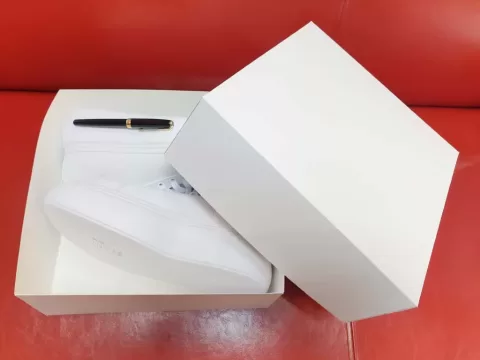 Cutii cu capac M423