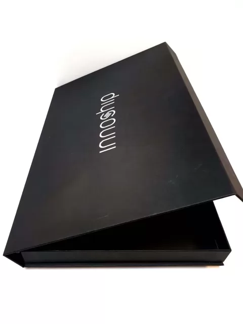 Cutie premium cu magneti pentru diplome M6020