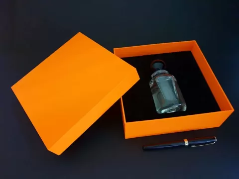 Cutii premium pentru parfum M6180-6181
