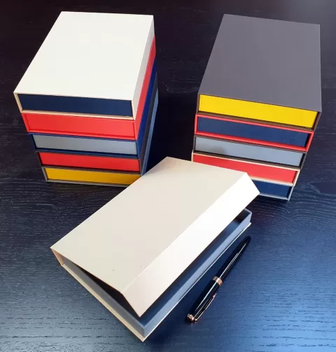 Cutii premium cu magnet pentru cadouri M6299
