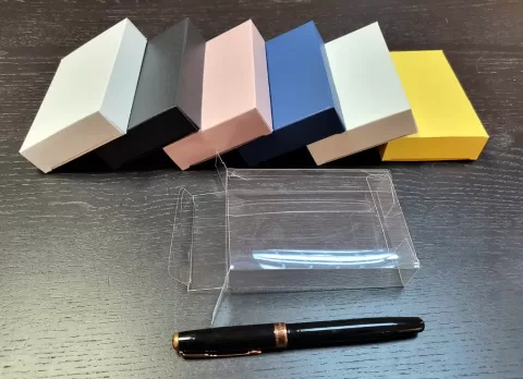 Cutii din carton sau plastic M819