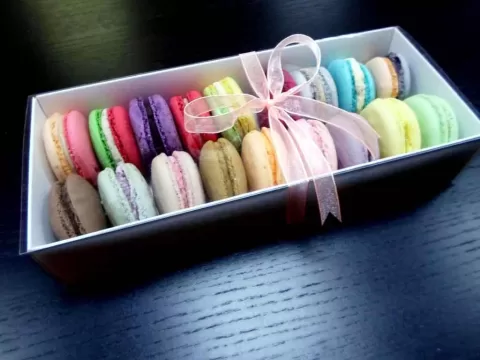 Cutii din carton pentru 18 macarons M553